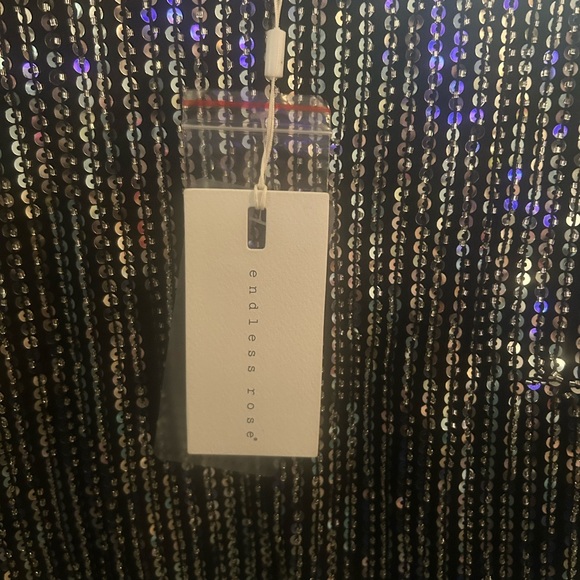 Endless Rose Cropped Open Back Sequins Top - Picture 4 of 8